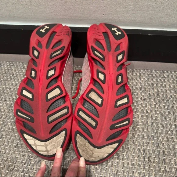 Under Armour Venom Spine Black & Red Sneaker Mens Size 10 - Picture 9 of 9